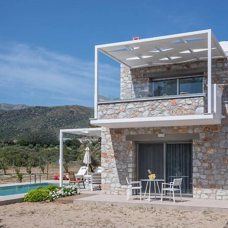 Cedar Bay Beachside Villas Palaiochora Ngoại thất bức ảnh