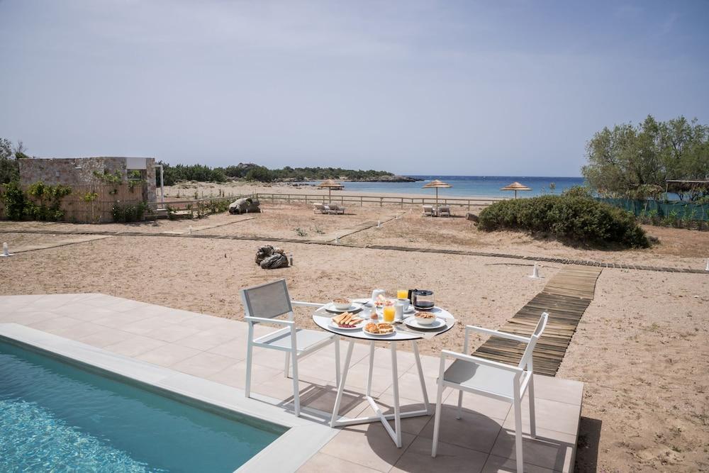 Cedar Bay Beachside Villas Palaiochora Ngoại thất bức ảnh