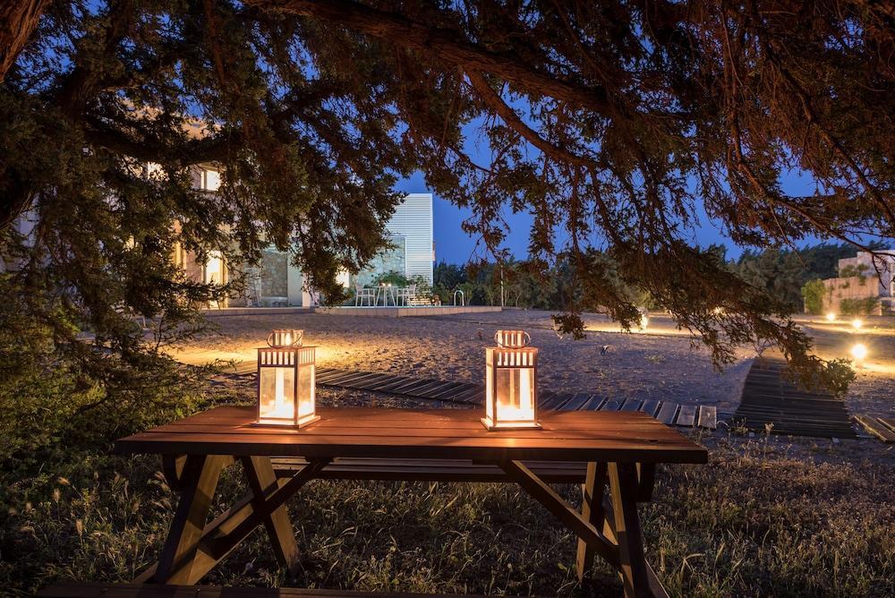 Cedar Bay Beachside Villas Palaiochora Ngoại thất bức ảnh