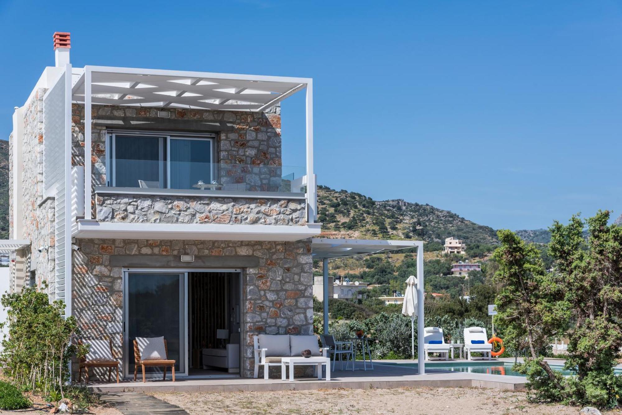 Cedar Bay Beachside Villas Palaiochora Ngoại thất bức ảnh