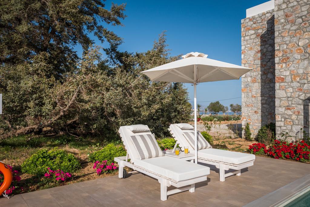 Cedar Bay Beachside Villas Palaiochora Ngoại thất bức ảnh