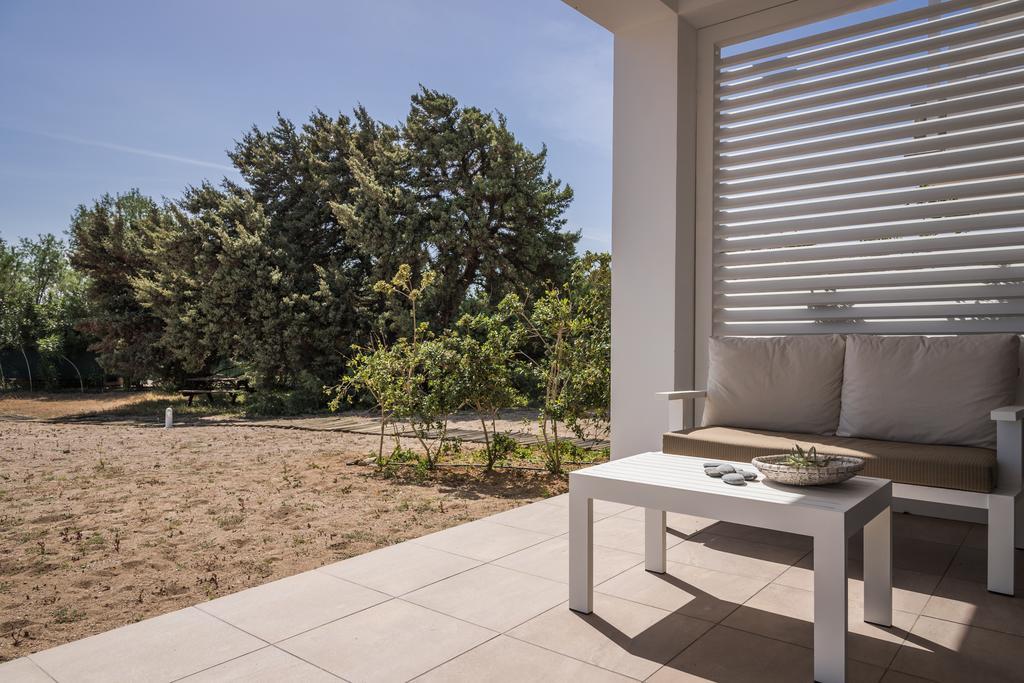 Cedar Bay Beachside Villas Palaiochora Ngoại thất bức ảnh