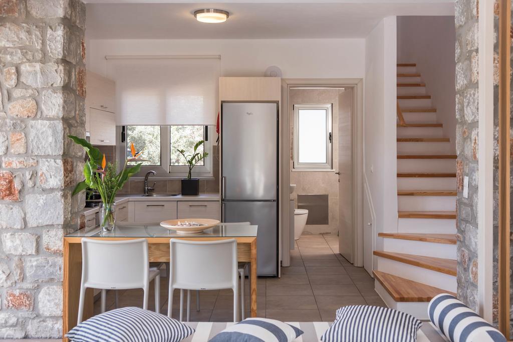 Cedar Bay Beachside Villas Palaiochora Ngoại thất bức ảnh