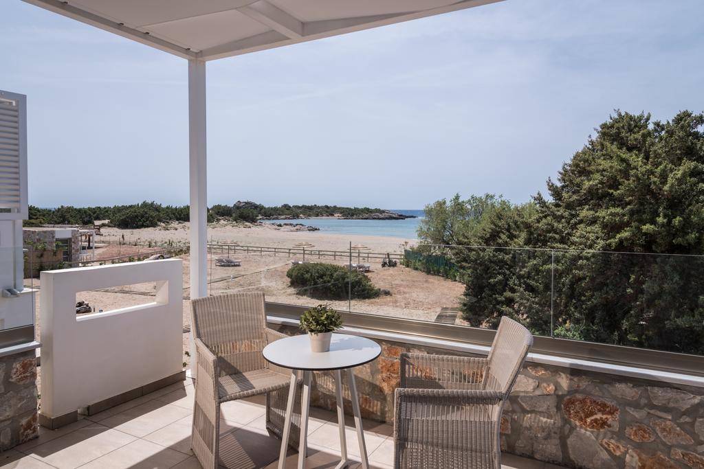 Cedar Bay Beachside Villas Palaiochora Ngoại thất bức ảnh