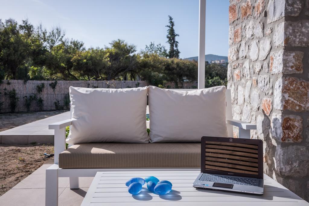 Cedar Bay Beachside Villas Palaiochora Ngoại thất bức ảnh
