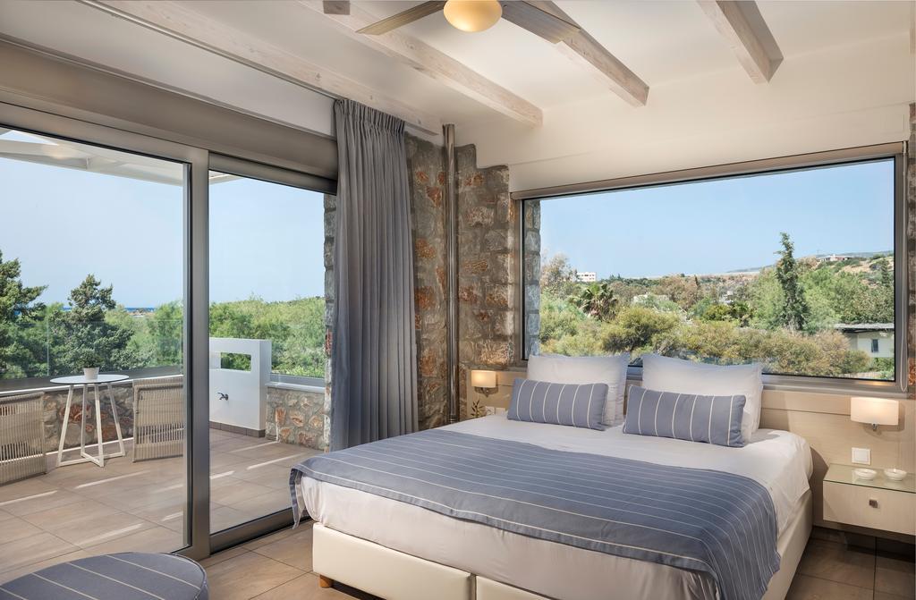 Cedar Bay Beachside Villas Palaiochora Ngoại thất bức ảnh