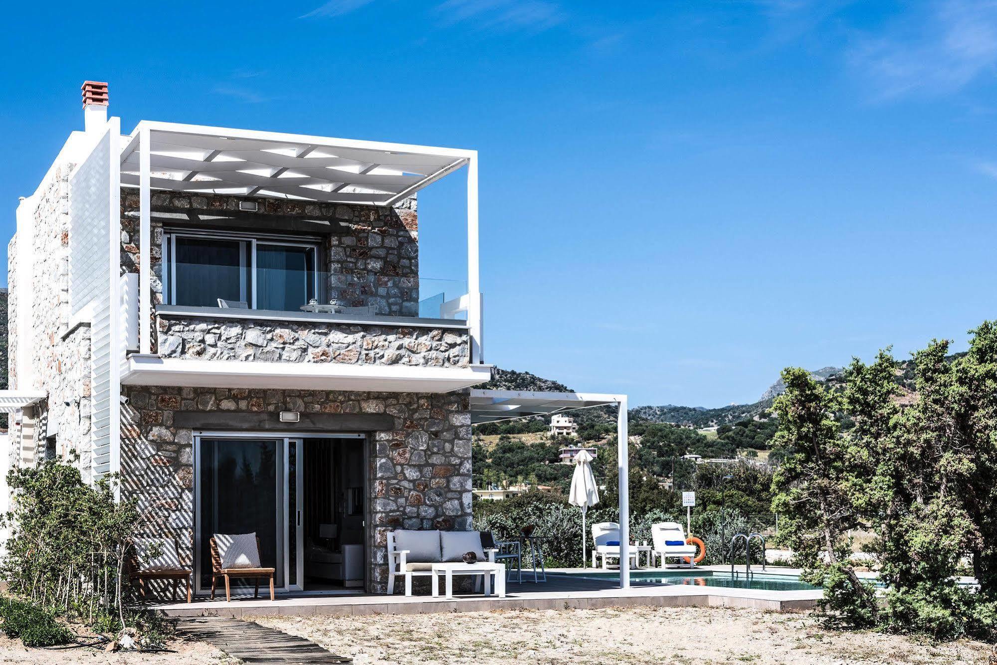 Cedar Bay Beachside Villas Palaiochora Ngoại thất bức ảnh